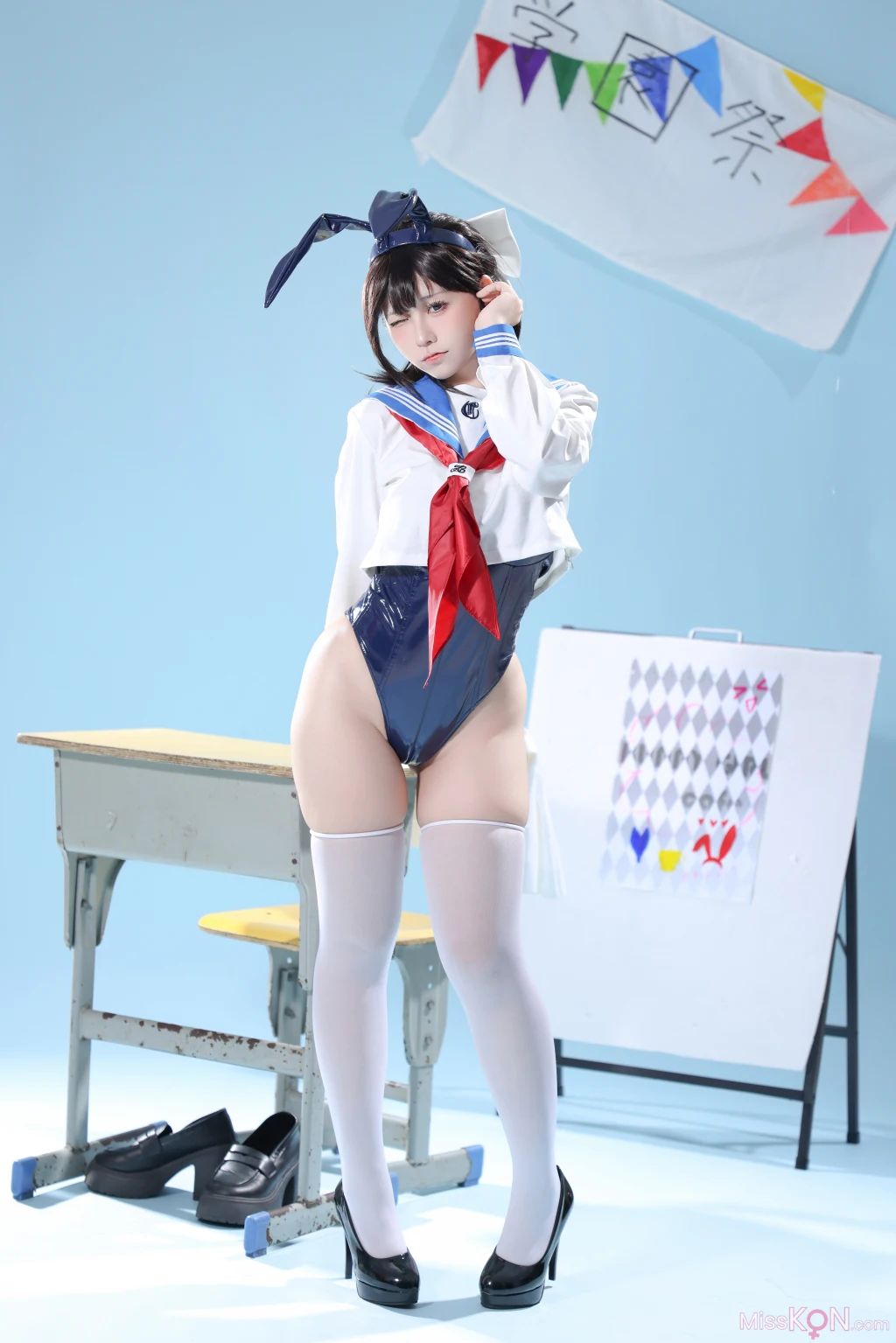 Coser@G44不会受伤: 水手服兔女郎咖啡厅 (27 photos)