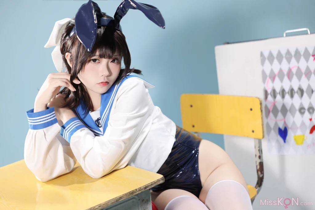 Coser@G44不会受伤: 水手服兔女郎咖啡厅 (27 photos)