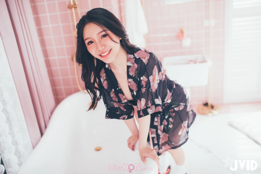 [JVID] 梵梵: 天然美女梵梵 美麗無邪的笑容甜翻你的心 (171 photos )