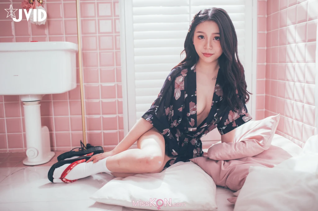 [JVID] 梵梵: 天然美女梵梵 美麗無邪的笑容甜翻你的心 (171 photos )