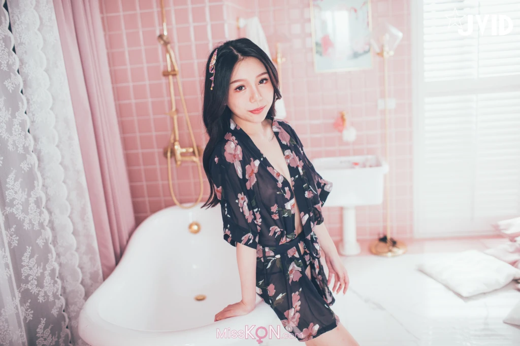 [JVID] 梵梵: 天然美女梵梵 美麗無邪的笑容甜翻你的心 (171 photos )