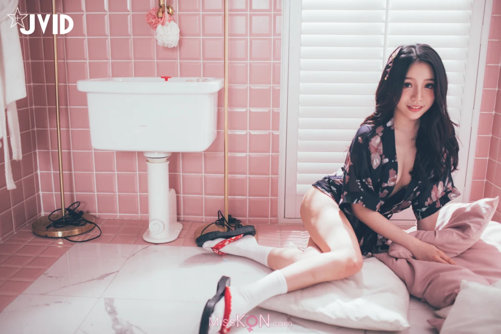 [JVID] 梵梵: 天然美女梵梵 美麗無邪的笑容甜翻你的心 (171 photos )