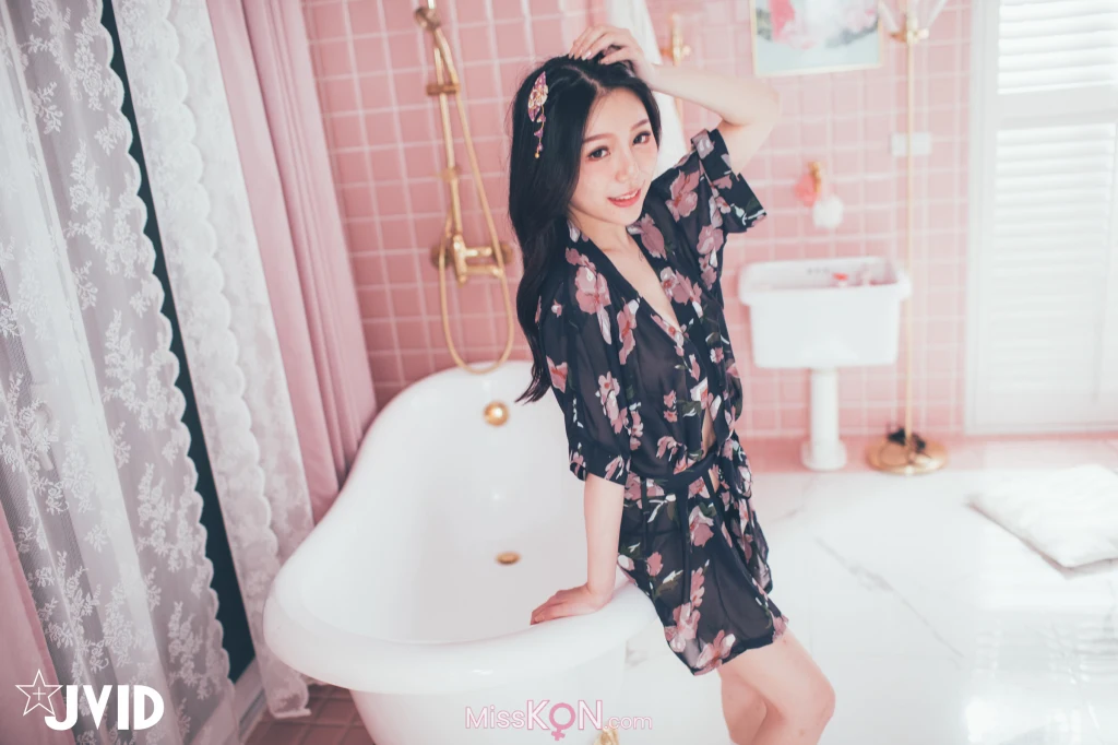[JVID] 梵梵: 天然美女梵梵 美麗無邪的笑容甜翻你的心 (171 photos )