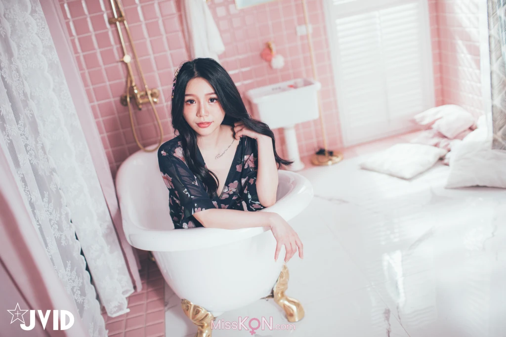 [JVID] 梵梵: 天然美女梵梵 美麗無邪的笑容甜翻你的心 (171 photos )