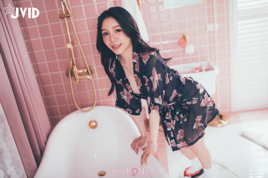 [JVID] 梵梵: 天然美女梵梵 美麗無邪的笑容甜翻你的心 (171 photos )