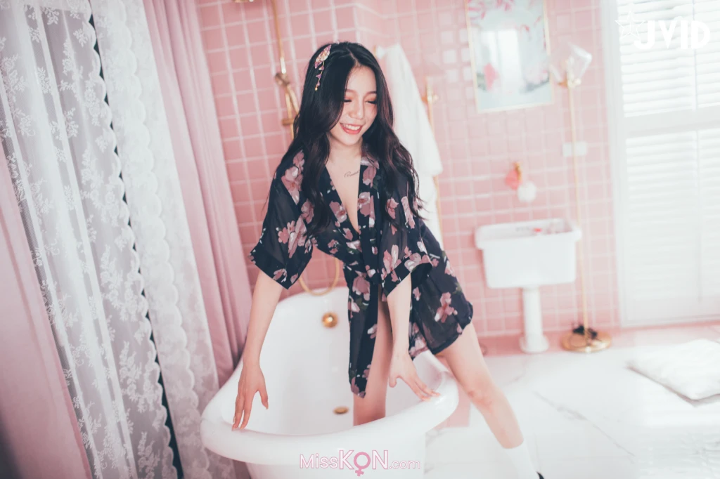 [JVID] 梵梵: 天然美女梵梵 美麗無邪的笑容甜翻你的心 (171 photos )