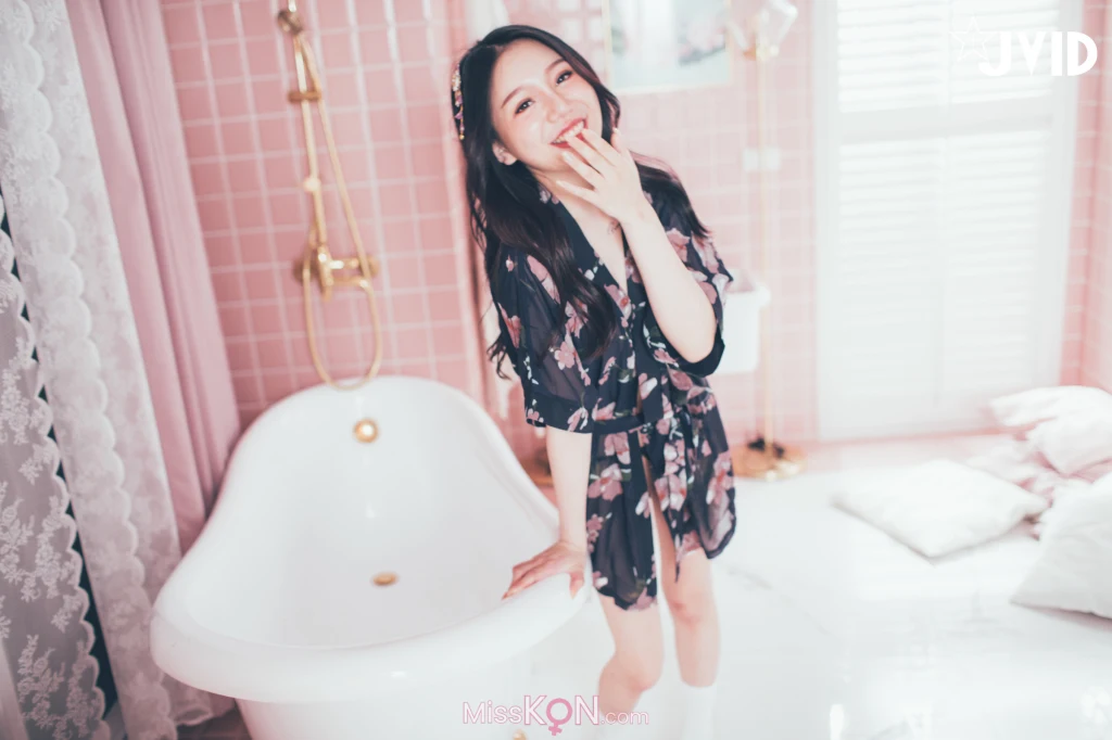 [JVID] 梵梵: 天然美女梵梵 美麗無邪的笑容甜翻你的心 (171 photos )