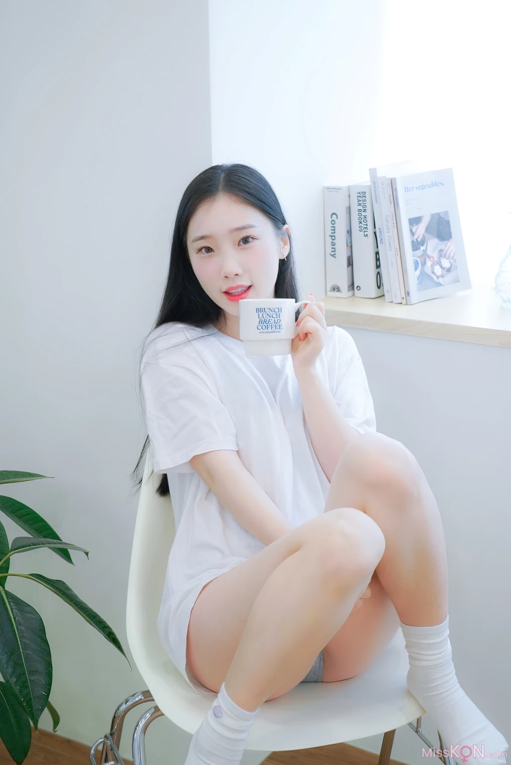 Pureding Vol.04: Web Photobook (48 photos )