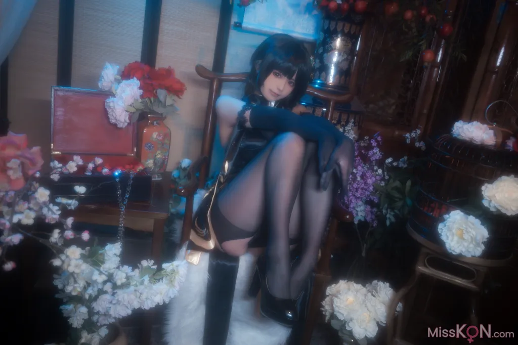 Coser@Quan冉有点饿: 镇海 黑旗袍 (44 photos)
