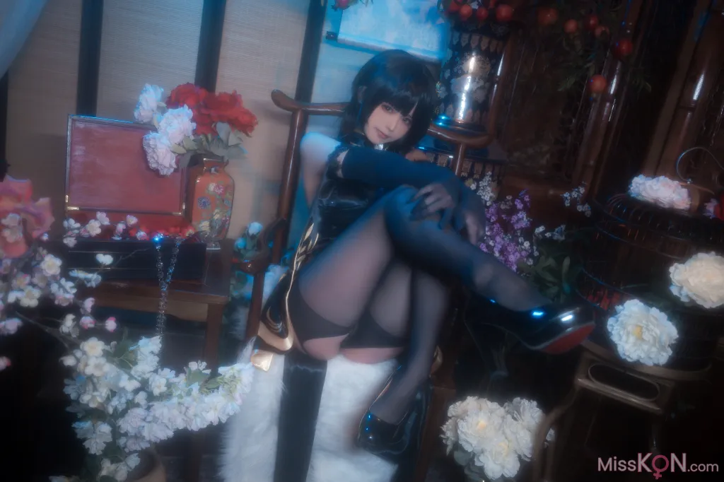 Coser@Quan冉有点饿: 镇海 黑旗袍 (44 photos)