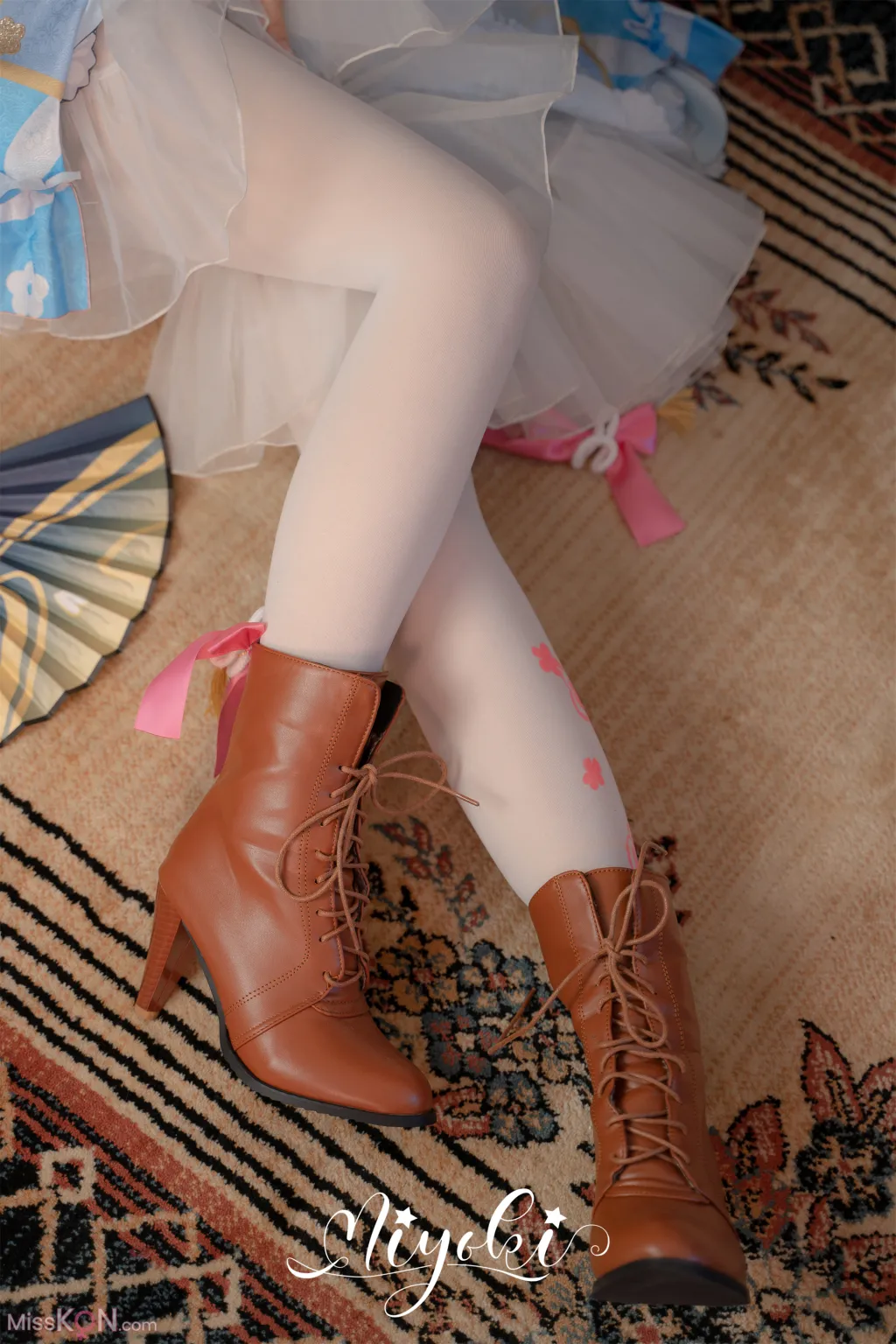 Coser@铃木美咲 (Misaki Suzuki): 神里绫华 花时来信，性感美腿 少女白丝 玲珑小脚榨精 清纯反差 (47 photos)
