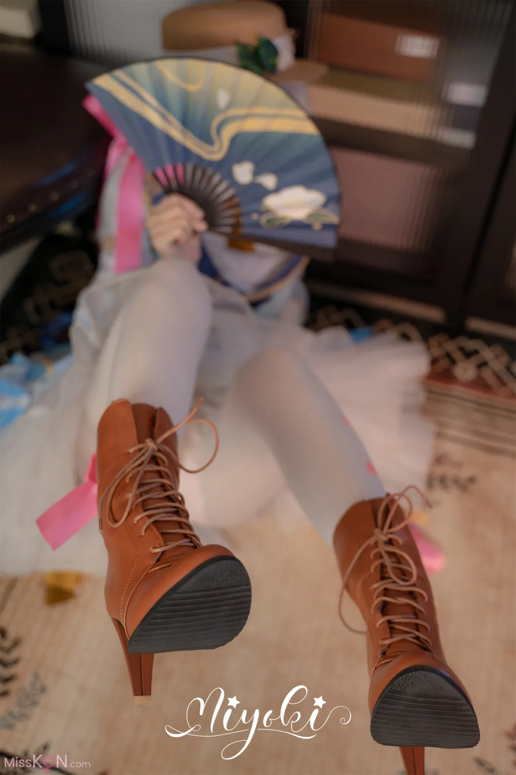 Coser@铃木美咲 (Misaki Suzuki): 神里绫华 花时来信，性感美腿 少女白丝 玲珑小脚榨精 清纯反差 (47 photos)