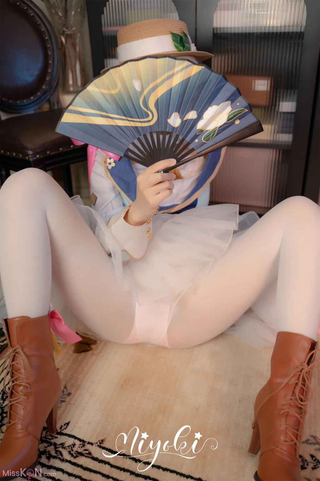 Coser@铃木美咲 (Misaki Suzuki): 神里绫华 花时来信，性感美腿 少女白丝 玲珑小脚榨精 清纯反差 (47 photos)