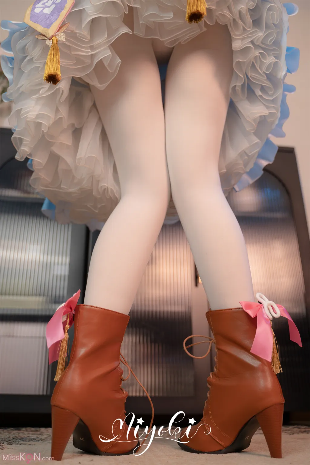 Coser@铃木美咲 (Misaki Suzuki): 神里绫华 花时来信，性感美腿 少女白丝 玲珑小脚榨精 清纯反差 (47 photos)