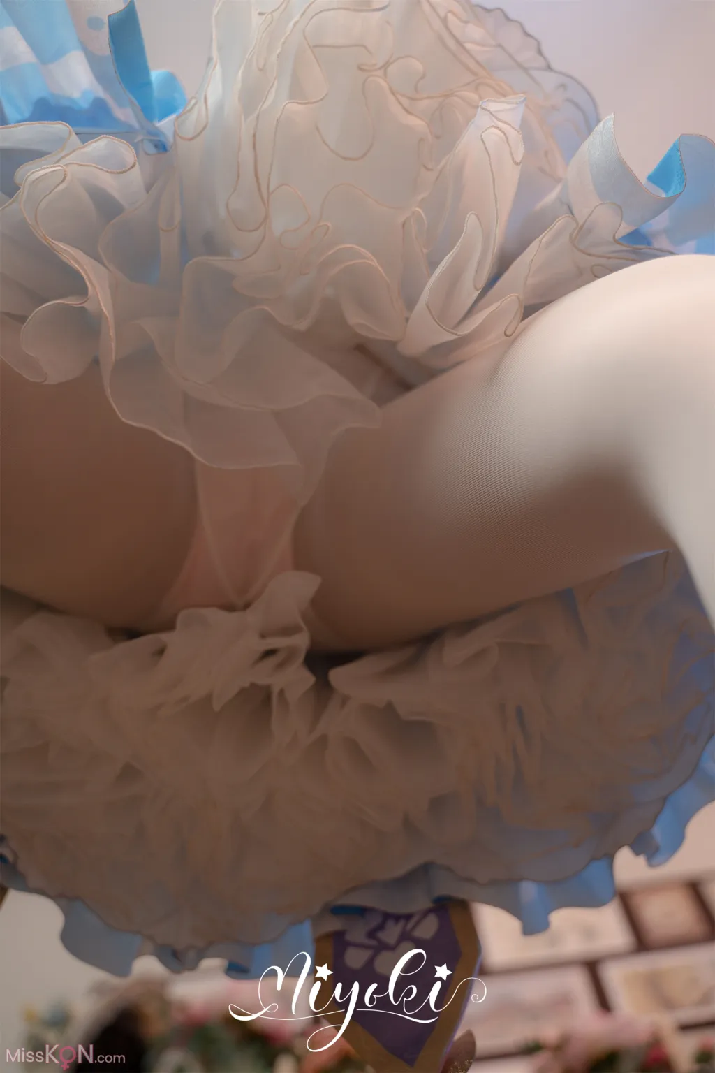Coser@铃木美咲 (Misaki Suzuki): 神里绫华 花时来信，性感美腿 少女白丝 玲珑小脚榨精 清纯反差 (47 photos)