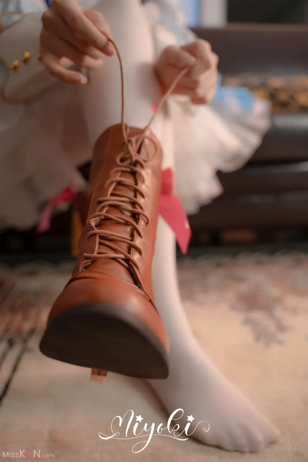 Coser@铃木美咲 (Misaki Suzuki): 神里绫华 花时来信，性感美腿 少女白丝 玲珑小脚榨精 清纯反差 (47 photos)