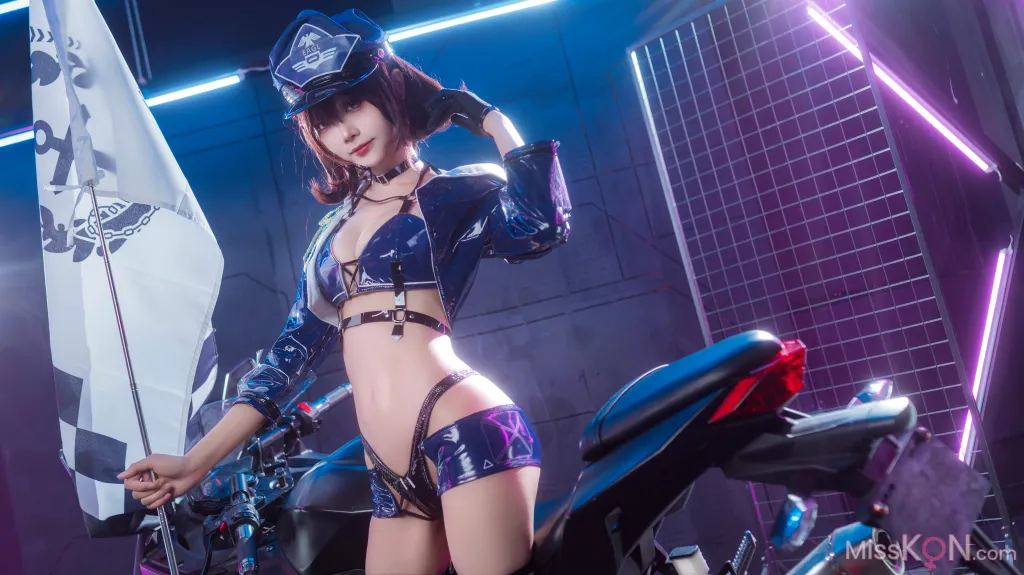 Coser@喜欢爱理吗 &amp; 艾西aiwest: 碧蓝航线 巴尔的摩&amp;信浓 赛车女郎 (47 photos)