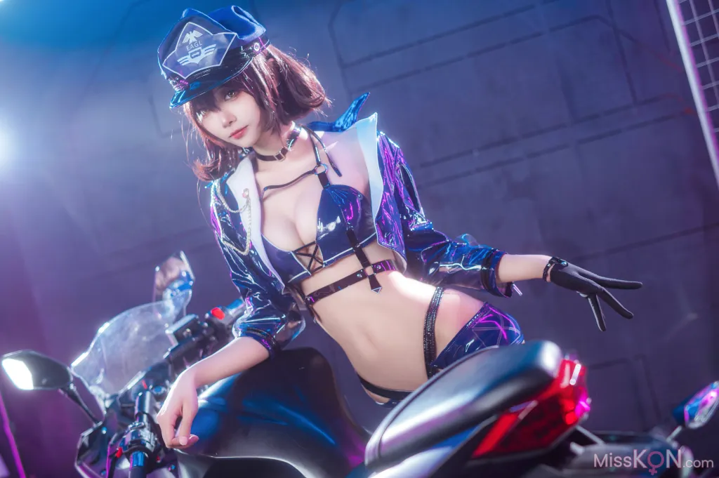 Coser@喜欢爱理吗 &amp; 艾西aiwest: 碧蓝航线 巴尔的摩&amp;信浓 赛车女郎 (47 photos)