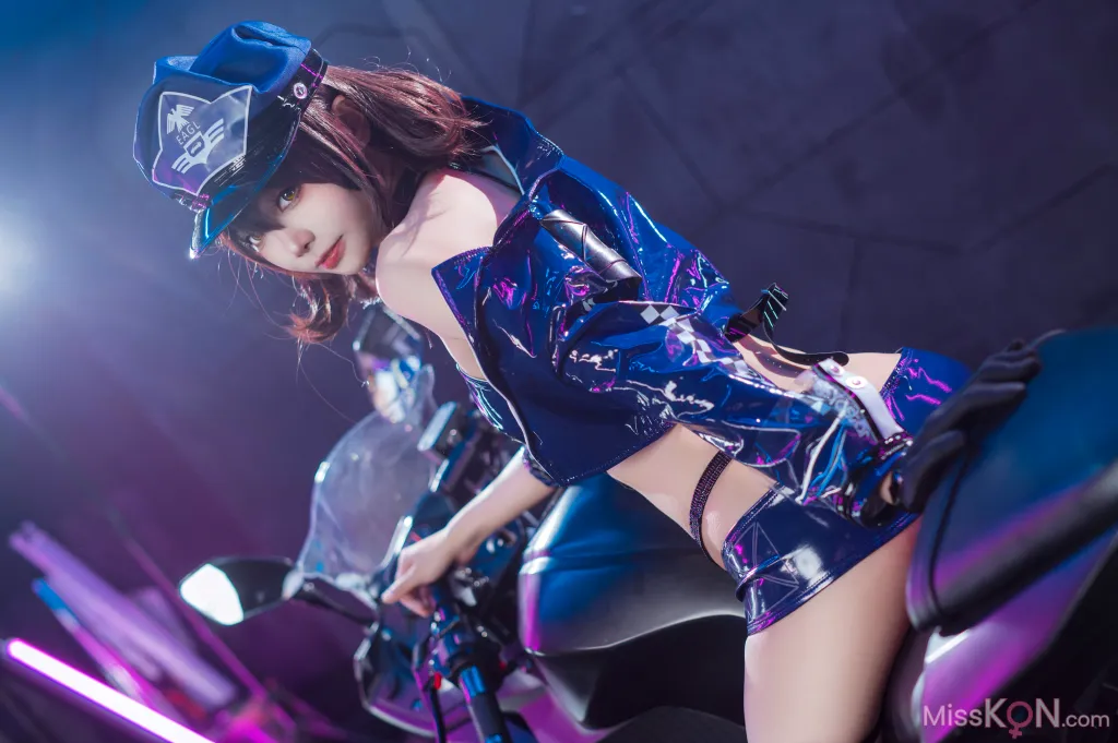 Coser@喜欢爱理吗 &amp; 艾西aiwest: 碧蓝航线 巴尔的摩&amp;信浓 赛车女郎 (47 photos)