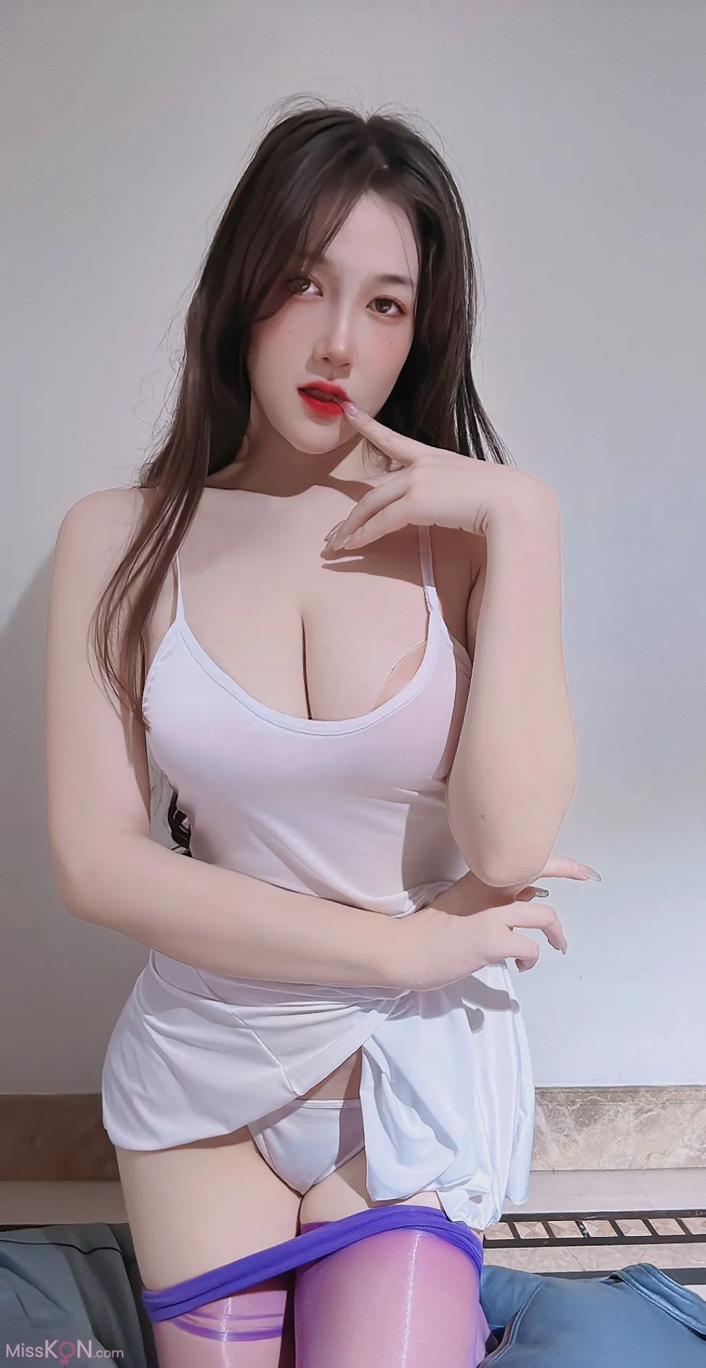 可可西yyy: 今天拍了套定制 (27 photos )