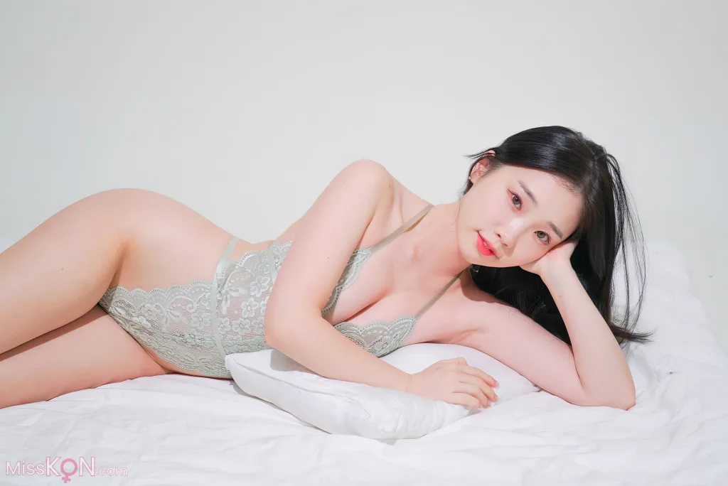 Pureding: Sexy Photobook 2 (59 photos )