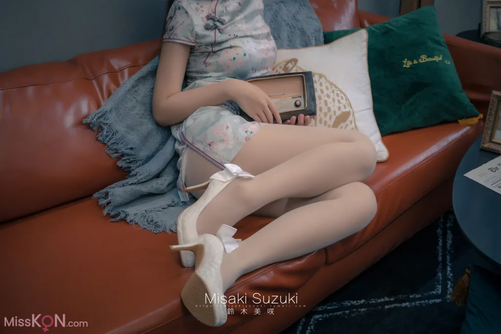 Coser@铃木美咲 (Misaki Suzuki): 铃木美咲 – 旗袍 (50 photos )