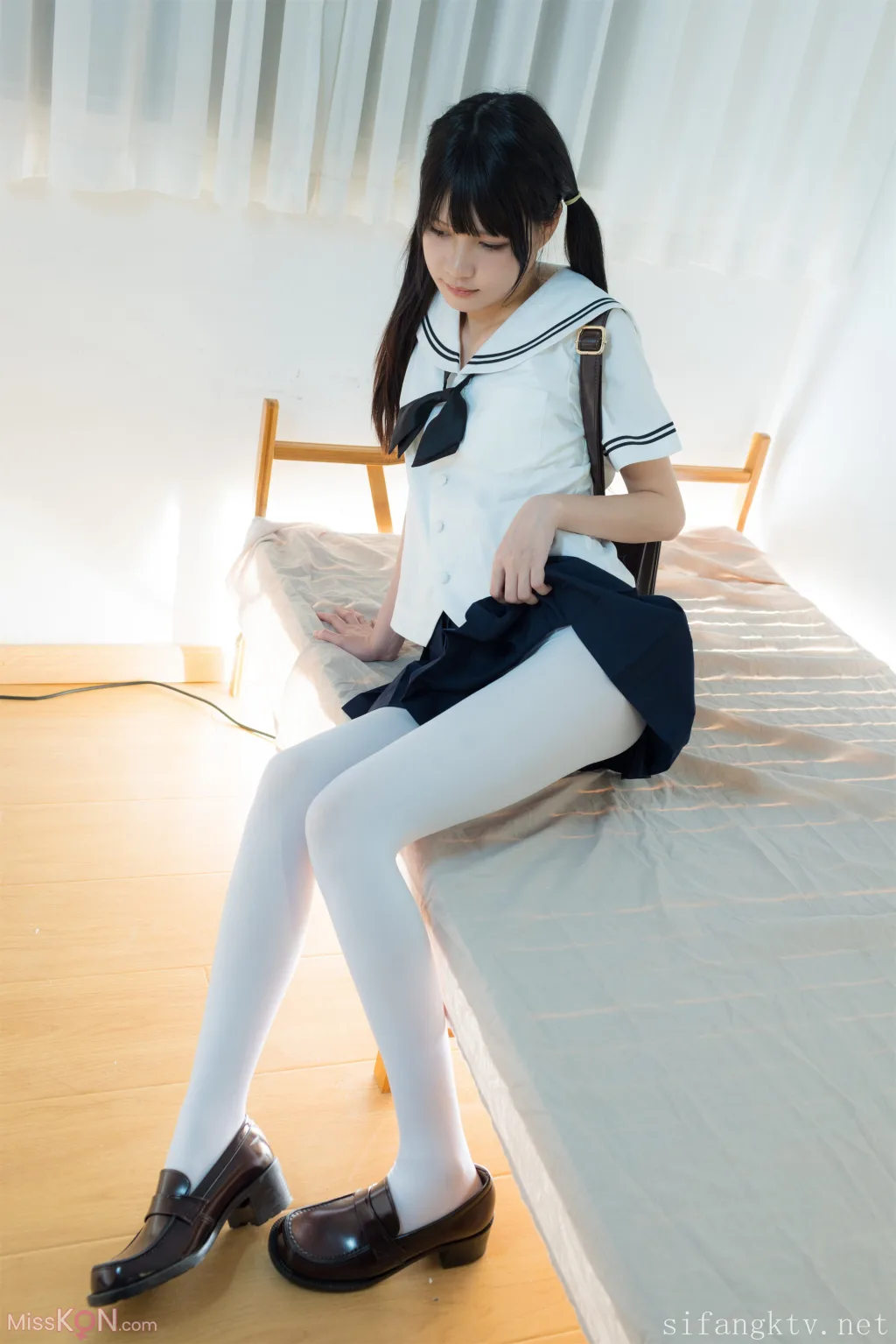 少女秩序 – 内部定制 VIP06 双马尾少女胶带捆绑 可爱萝莉 完美露脸 (130 photos )