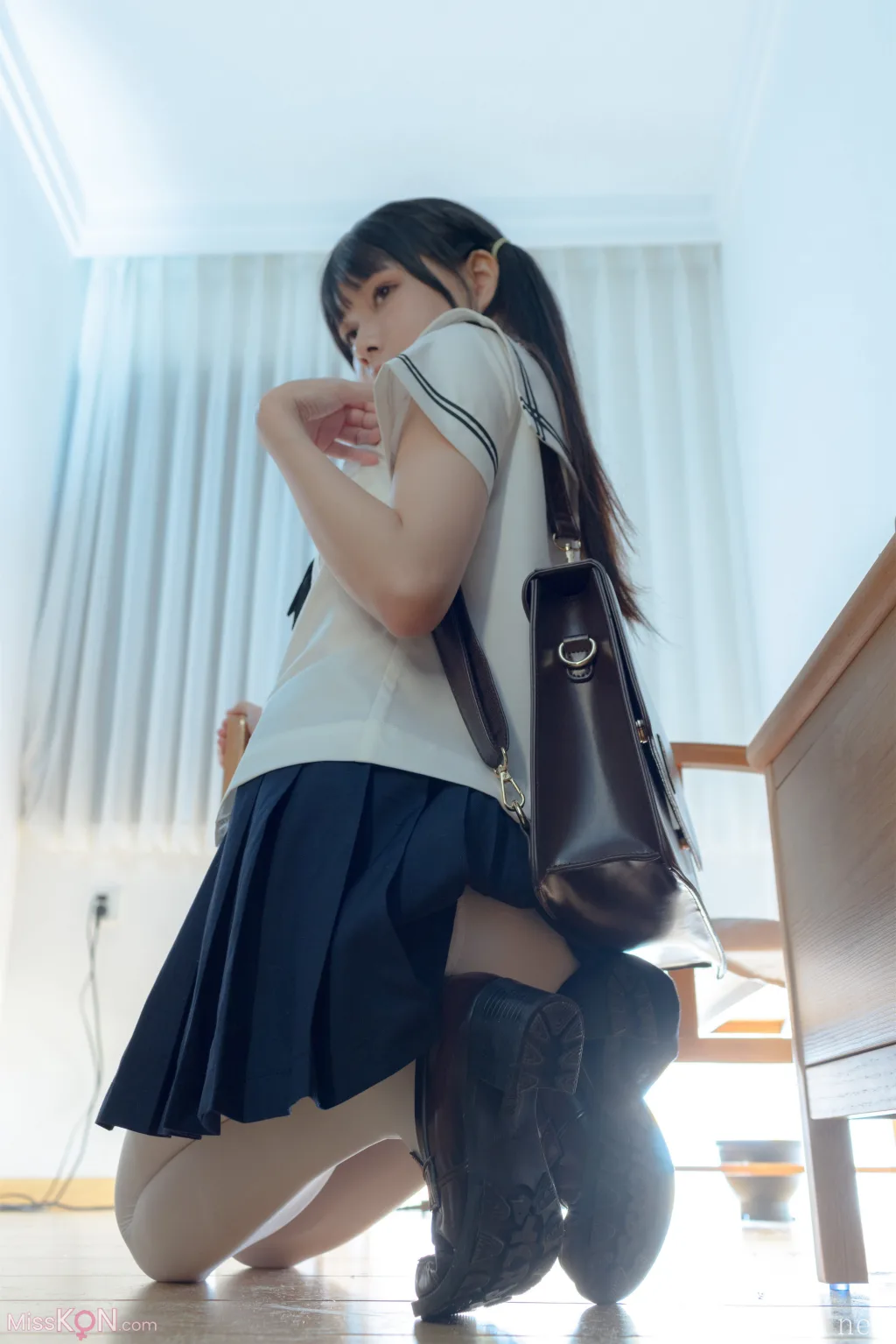 少女秩序 – 内部定制 VIP06 双马尾少女胶带捆绑 可爱萝莉 完美露脸 (130 photos )
