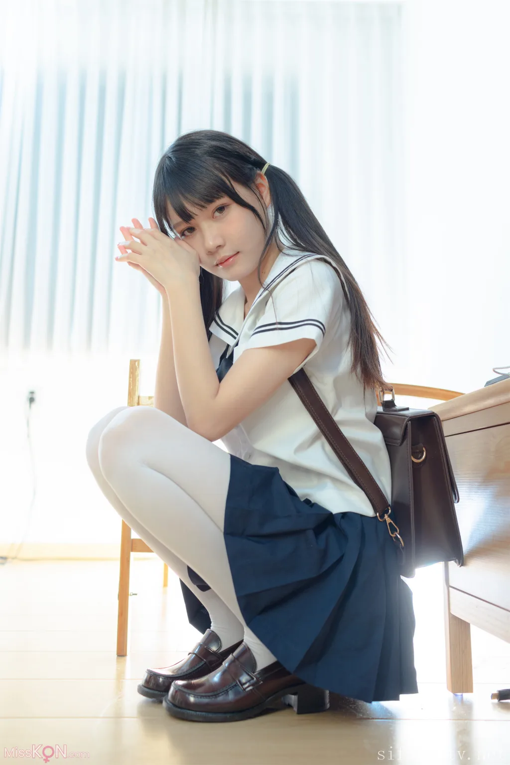 少女秩序 – 内部定制 VIP06 双马尾少女胶带捆绑 可爱萝莉 完美露脸 (130 photos )