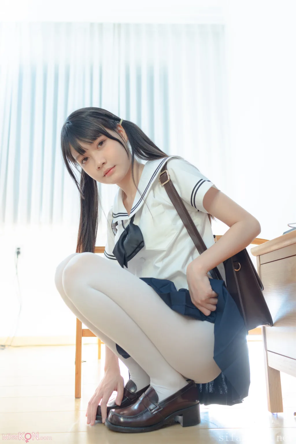 少女秩序 – 内部定制 VIP06 双马尾少女胶带捆绑 可爱萝莉 完美露脸 (130 photos )