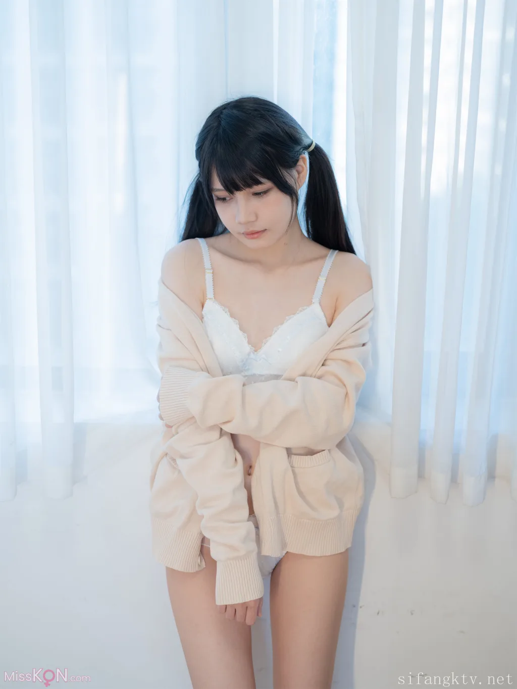 少女秩序 – 内部定制 VIP06 双马尾少女胶带捆绑 可爱萝莉 完美露脸 (130 photos )