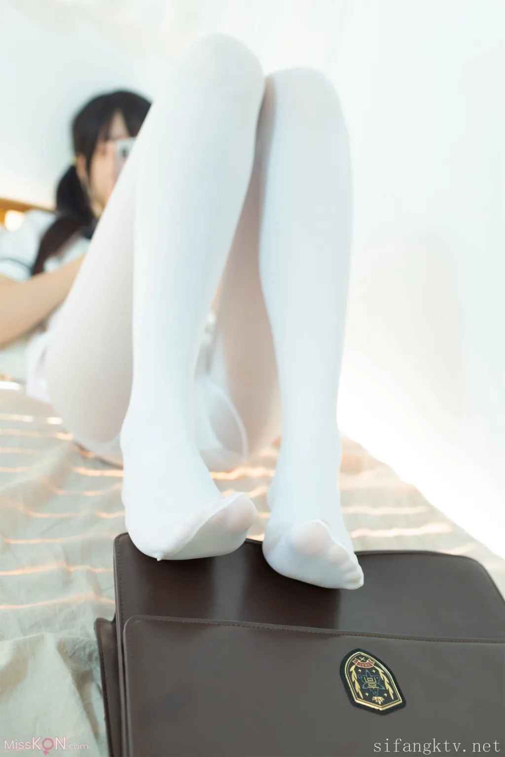 少女秩序 – 内部定制 VIP06 双马尾少女胶带捆绑 可爱萝莉 完美露脸 (130 photos )