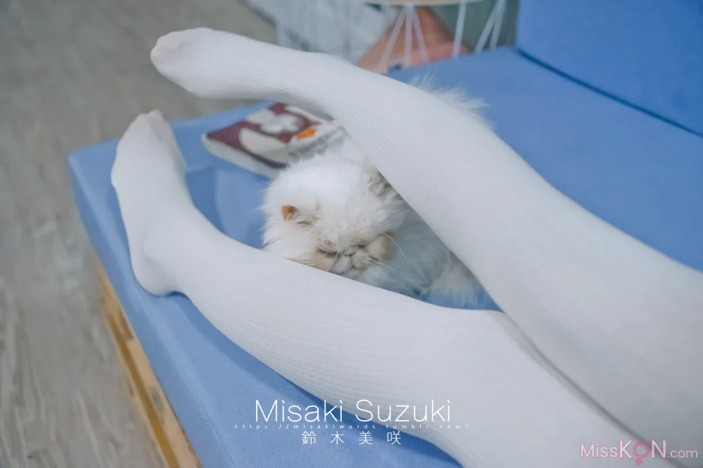 Coser@铃木美咲 (Misaki Suzuki): 完全M男的下仆生活——羞耻!在咖啡厅里 (53 photos + 3 videos)