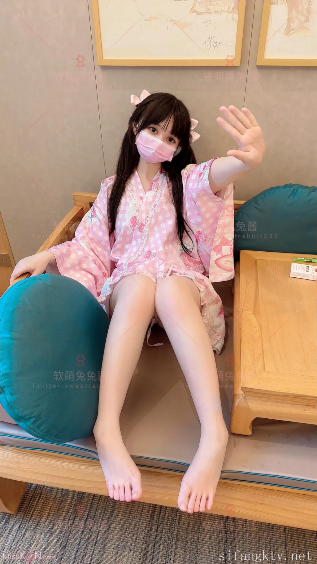 Coser@软萌兔兔酱: 清纯可甜可盐白虎一线天萝莉女神 高价私拍五部合集 (248 photos + 5 videos) – Page 11