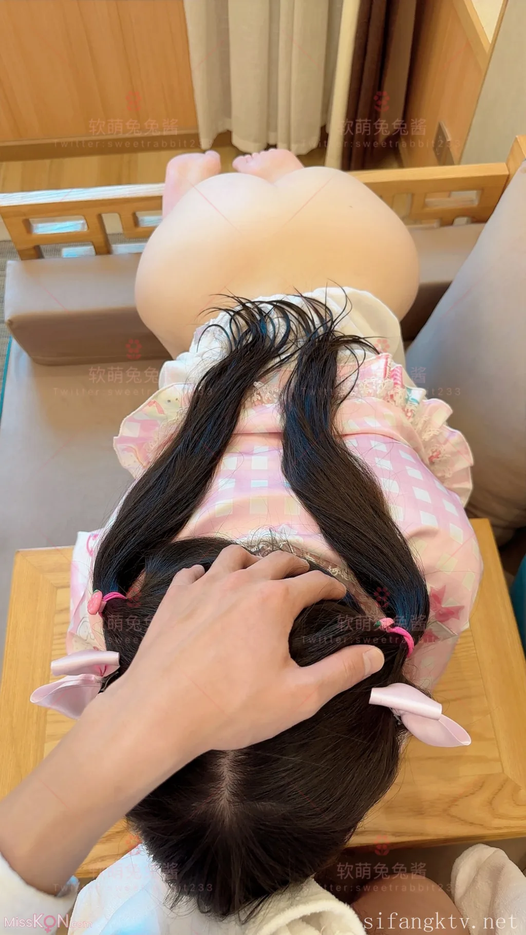 Coser@软萌兔兔酱: 清纯可甜可盐白虎一线天萝莉女神 高价私拍五部合集 (248 photos + 5 videos) – Page 11