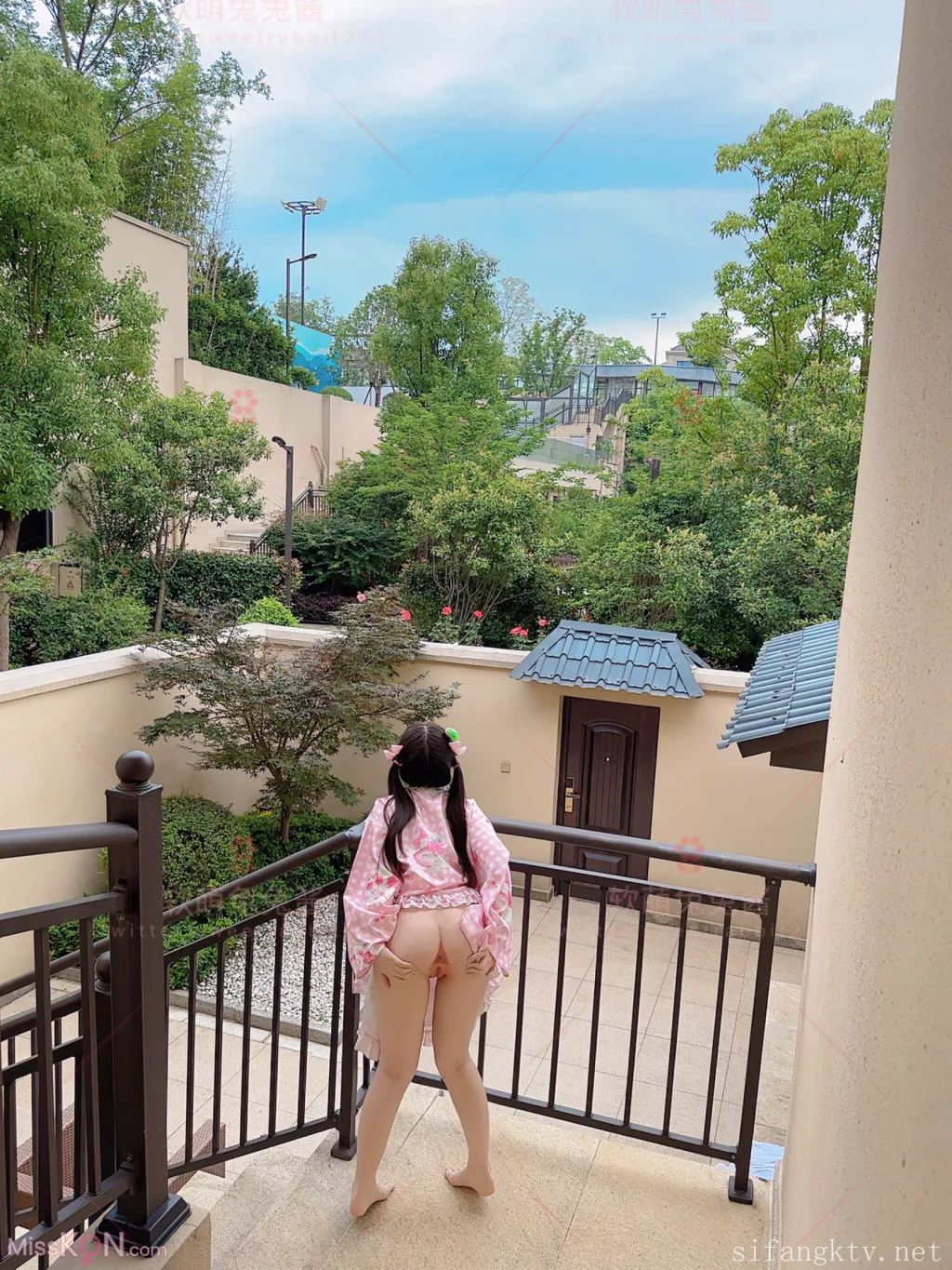 Coser@软萌兔兔酱: 清纯可甜可盐白虎一线天萝莉女神 高价私拍五部合集 (248 photos + 5 videos) – Page 12