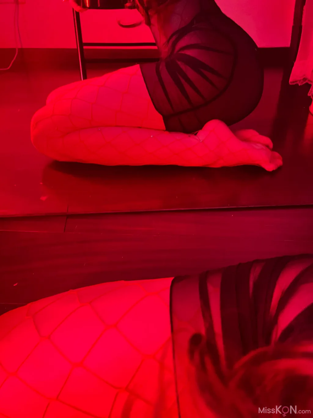 可可西yyy: 红色灯光➕ts小黑裙➕红色w袜直击三部曲 (60 photos + 48 videos) – Page 5