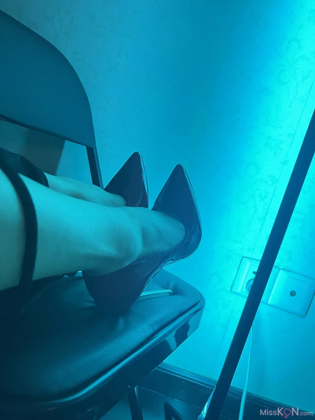 可可西yyy: 红色灯光➕ts小黑裙➕红色w袜直击三部曲 (60 photos + 48 videos) – Page 6