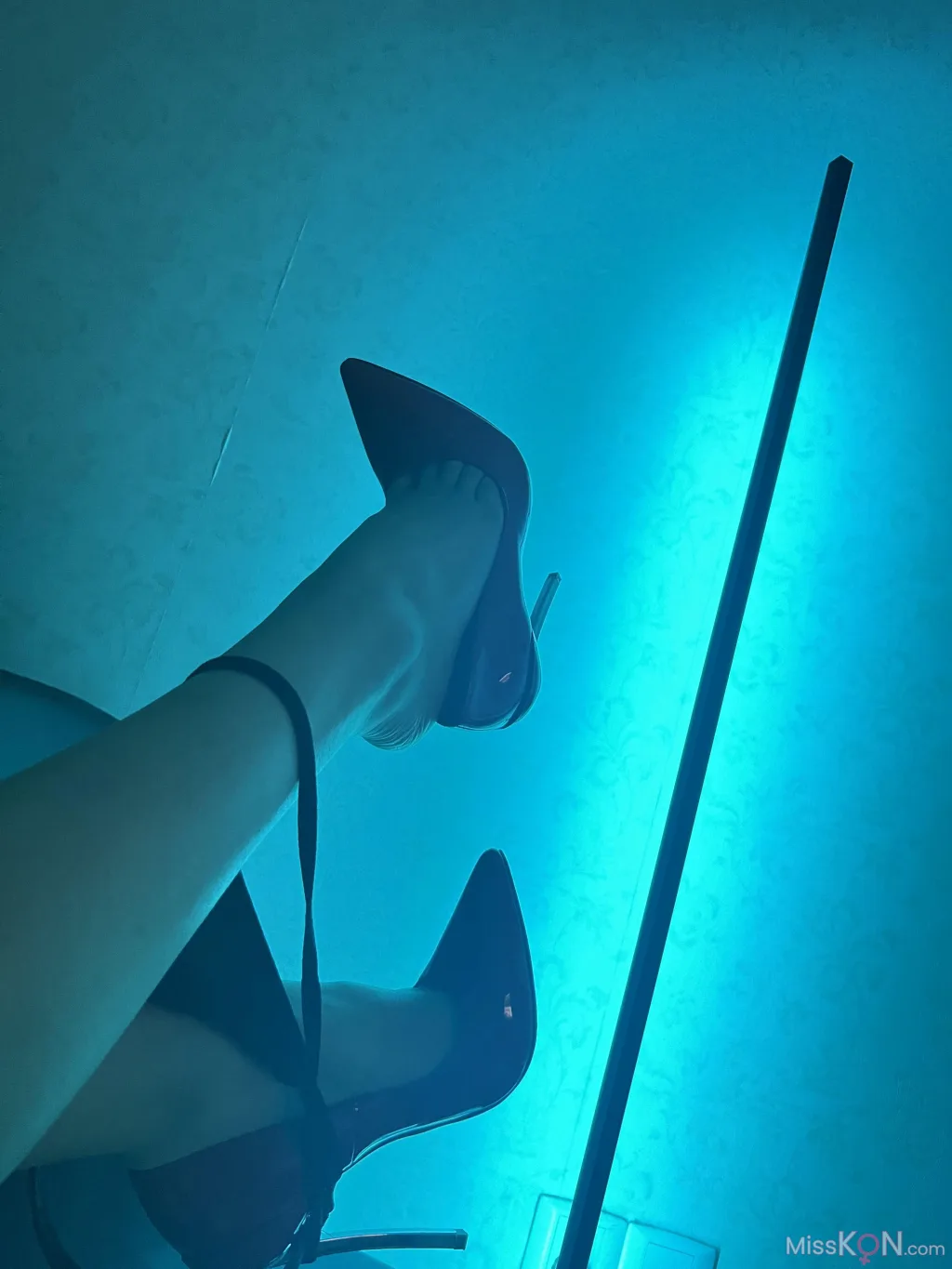 可可西yyy: 红色灯光➕ts小黑裙➕红色w袜直击三部曲 (60 photos + 48 videos) – Page 6