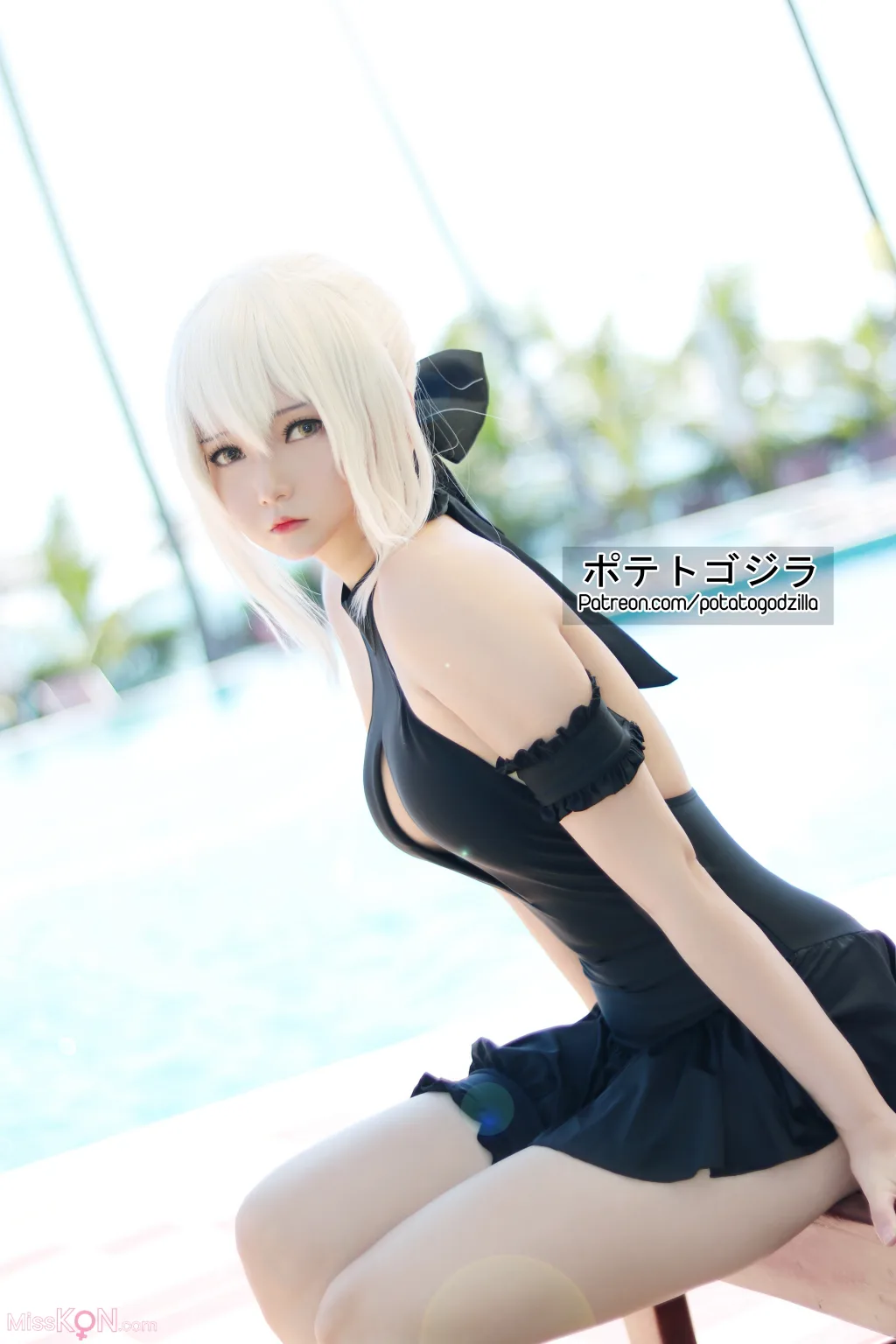 Coser@Potato Godzilla: Saber Alter Swimsuit (18 photos)