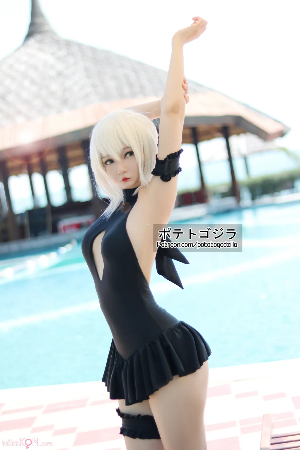 Coser@Potato Godzilla: Saber Alter Swimsuit (18 photos)