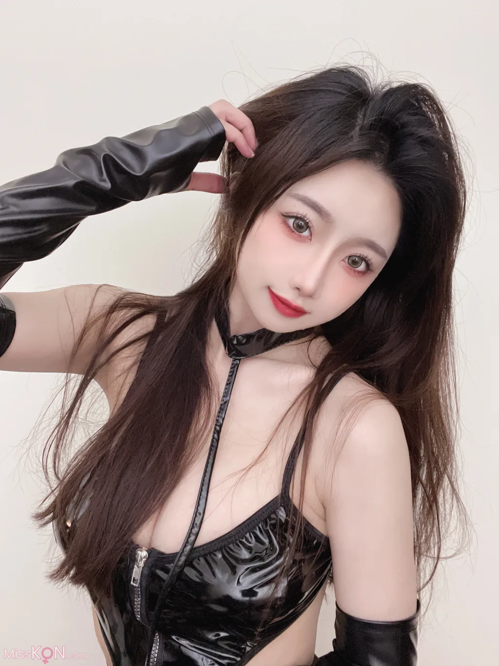 Coser@鬼畜瑶在不在w: 黑色绑带 (40 photos)