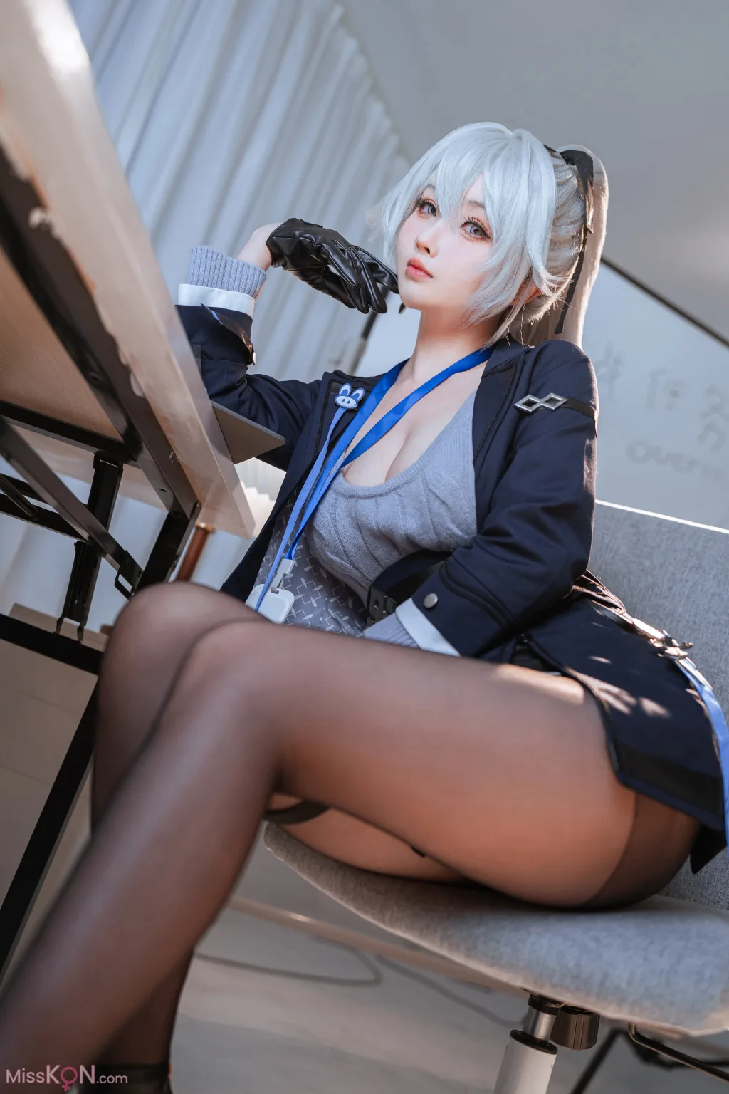 Coser@rioko凉凉子: 布洛妮娅OL (50 photos )