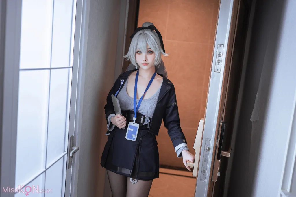 Coser@rioko凉凉子: 布洛妮娅OL (50 photos )