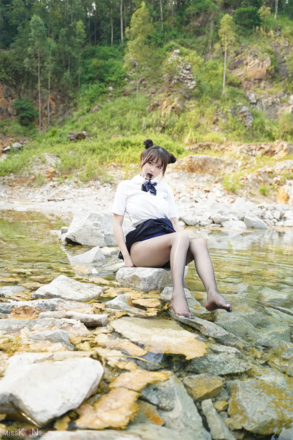 Coser@Tina很妖孽呀: 小溪体操服死库水JK (56 photos)