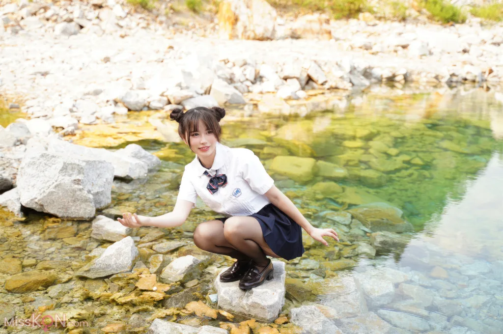 Coser@Tina很妖孽呀: 小溪体操服死库水JK (56 photos)