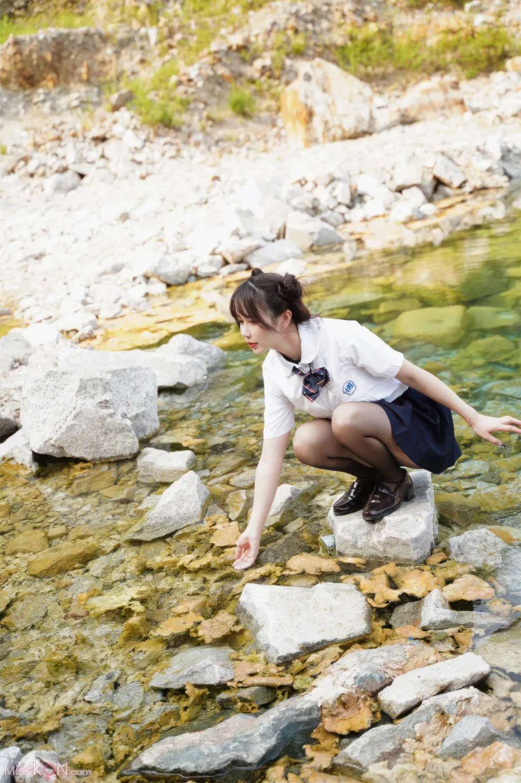 Coser@Tina很妖孽呀: 小溪体操服死库水JK (56 photos)