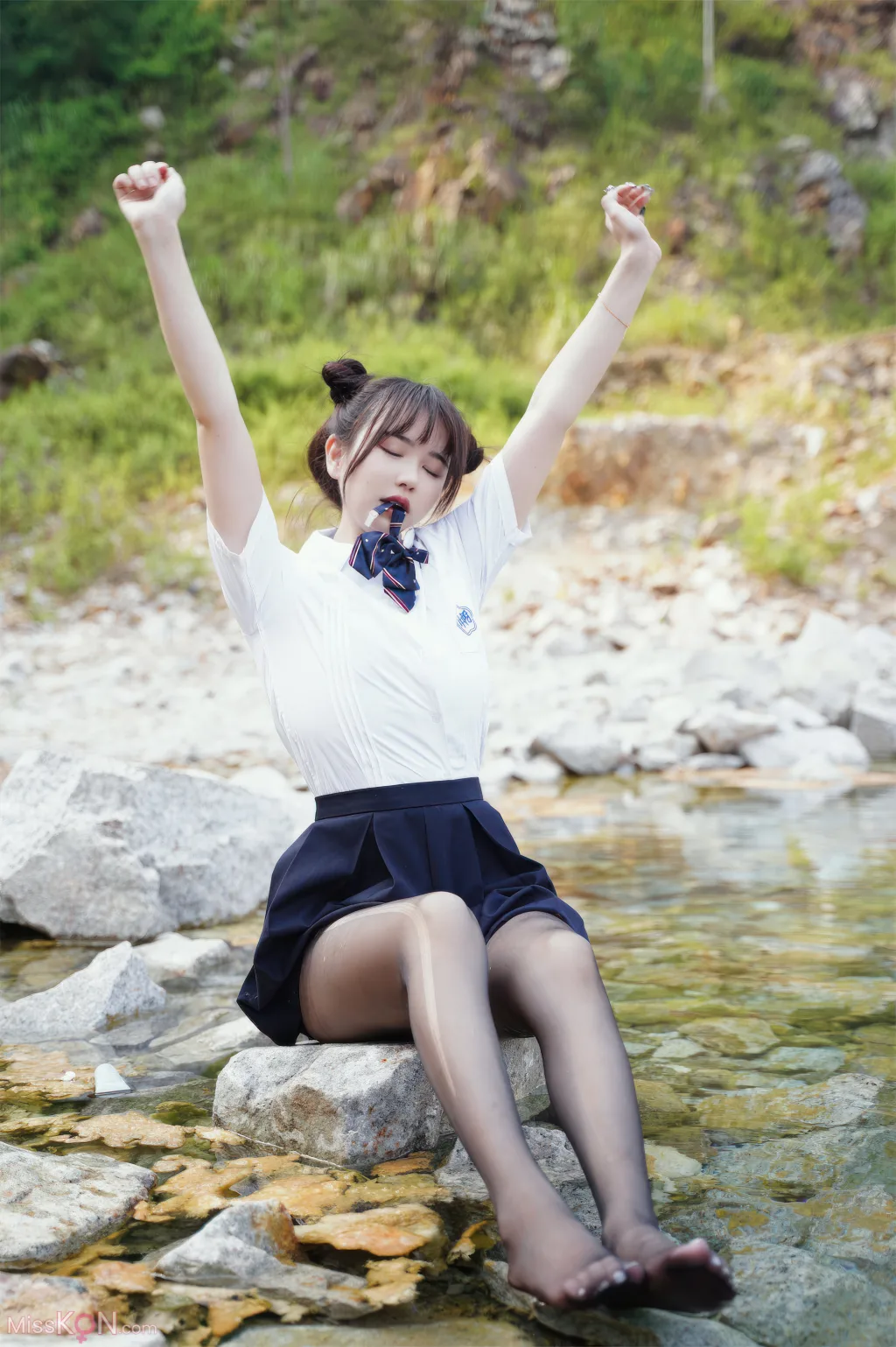 Coser@Tina很妖孽呀: 小溪体操服死库水JK (56 photos)