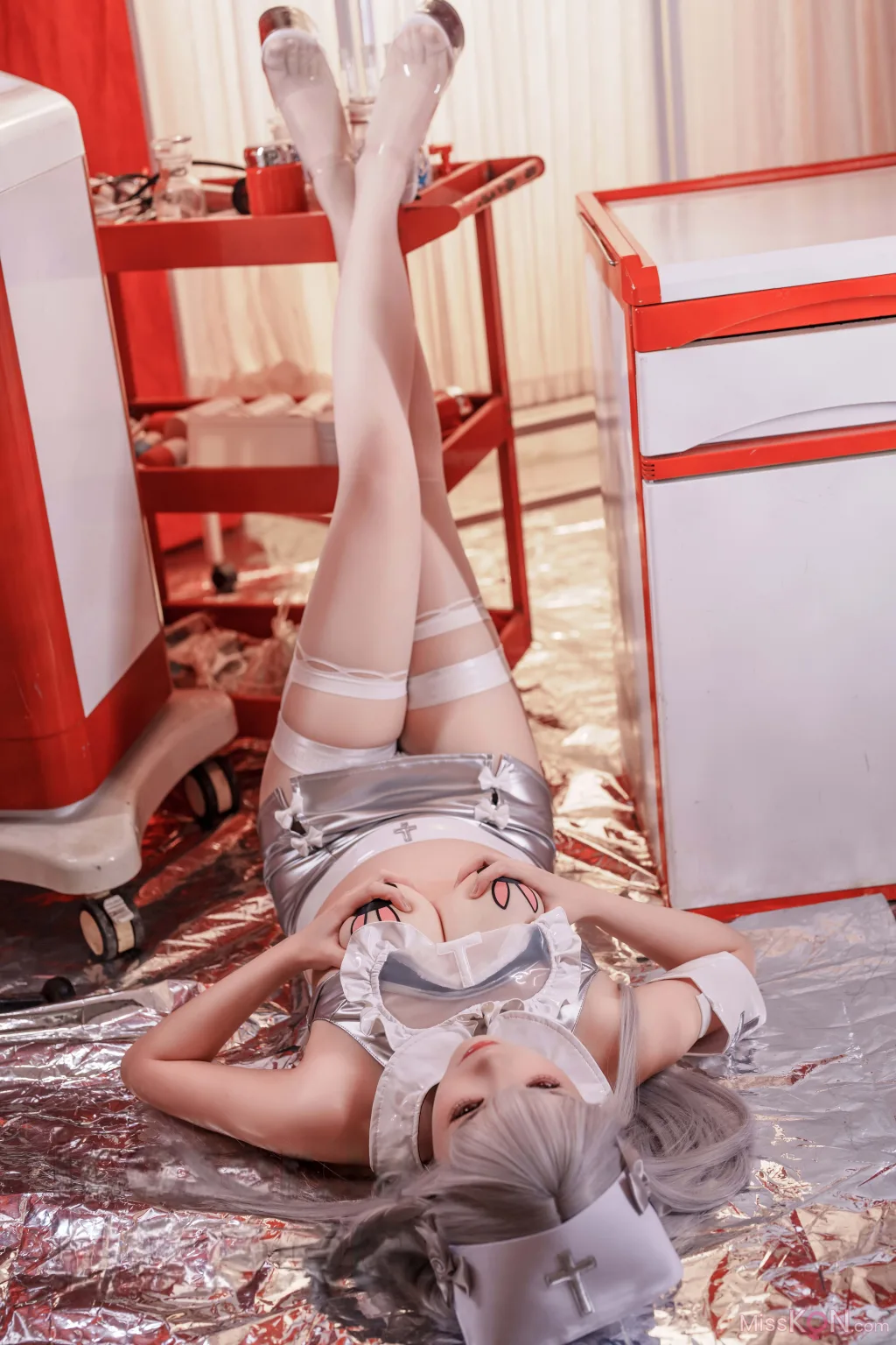 Coser@雪晴Astra: 银发魔女护士 实习日记 (74 photos )