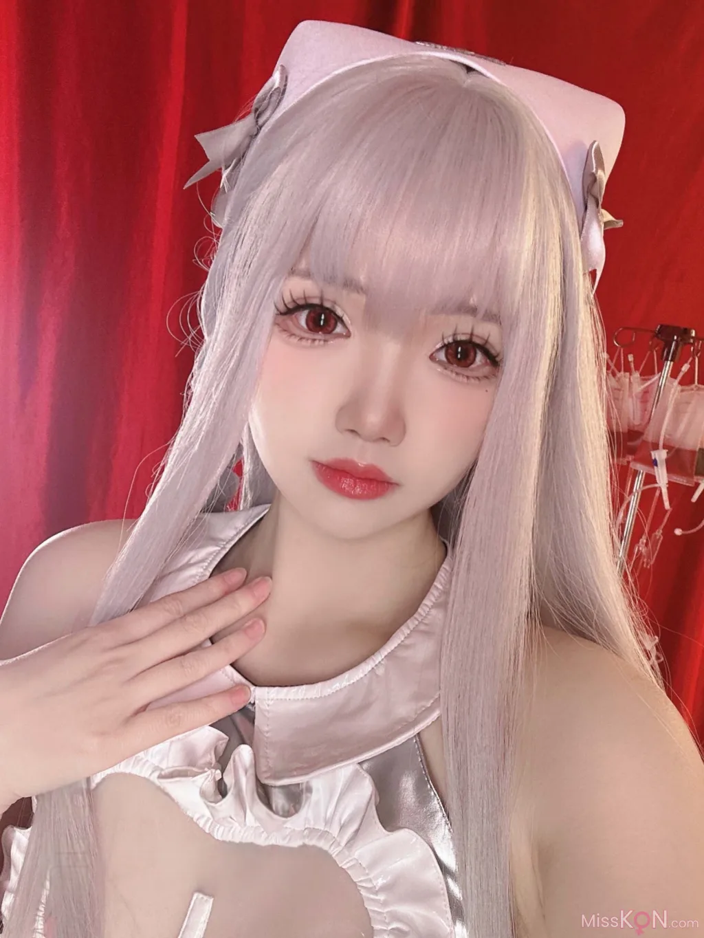 Coser@雪晴Astra: 银发魔女护士 实习日记 (74 photos )